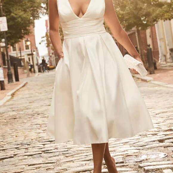 DB Tea-Length A-Line Dress Size 8/9- Elegant White Sleeveless Dress W/Pockets - Picture 8 of 8